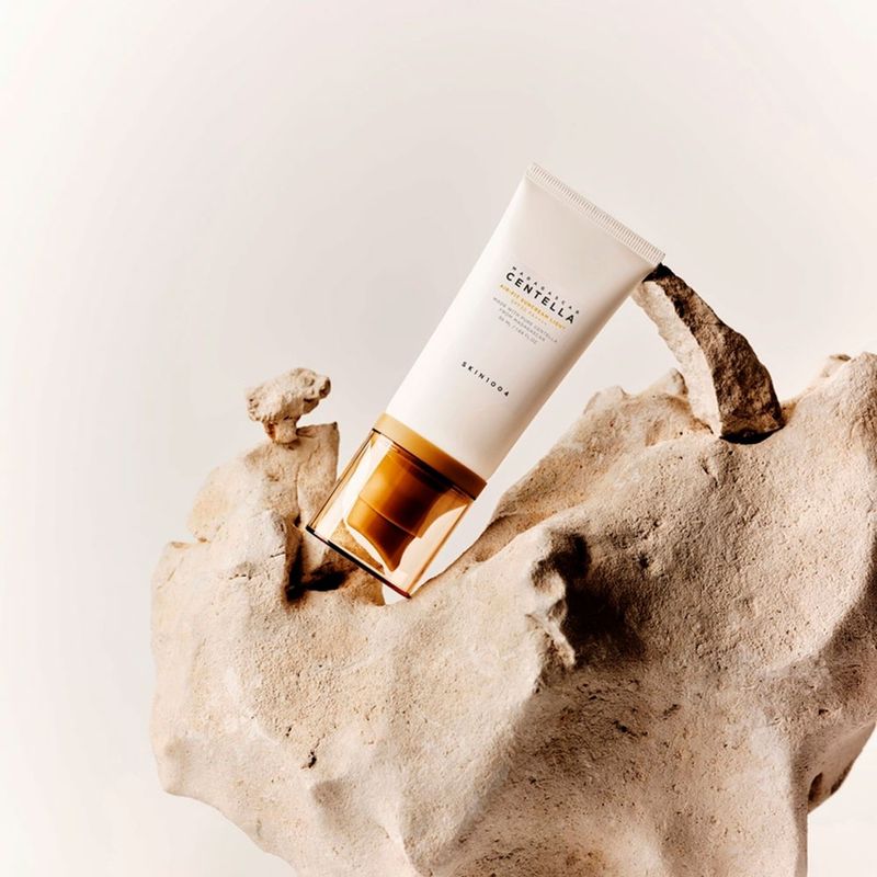 Protetor Solar SKIN1004 Madagascar Centella Air-Fit Suncream Light SPF30 50ml