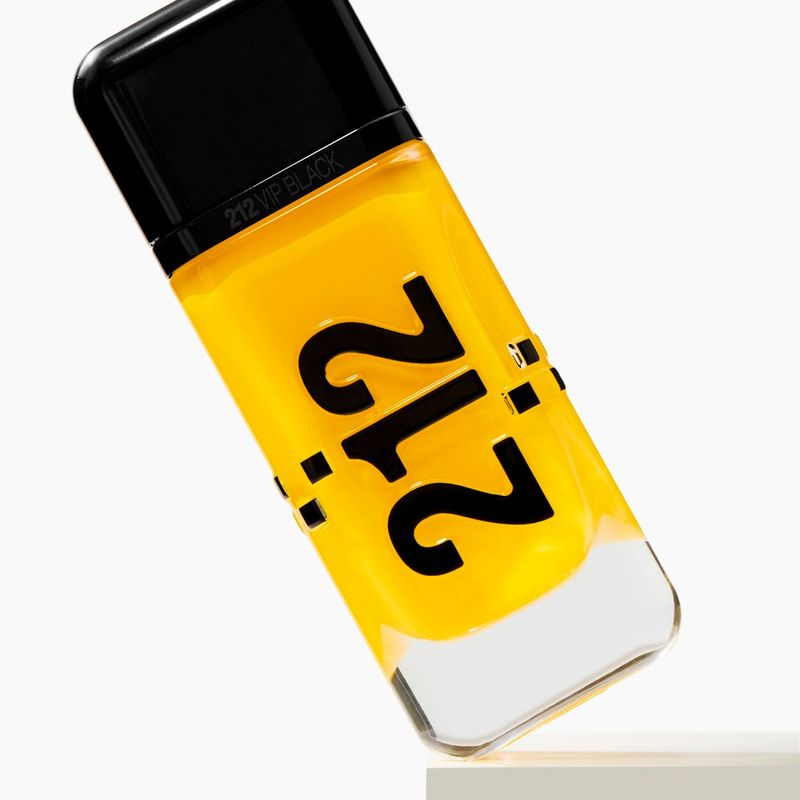 Perfume Masculino Carolina Herrera 212 VIP Black Cab Limited Edition Eau de Parfum 100ml