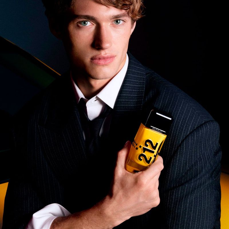 Perfume Masculino Carolina Herrera 212 VIP Black Cab Limited Edition Eau de Parfum 100ml